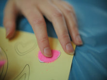 Load image into Gallery viewer, How to spread the sand in your sand art design card craft