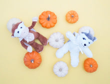 Charger l'image dans la visionneuse de la galerie, Monkey and husky cape and mask