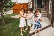 Charger l'image dans la visionneuse de la galerie, play time with Par-T-Pets