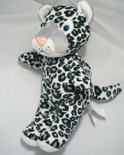 Charger l'image dans la visionneuse de la galerie, Snow Leopard Plush Animal