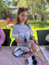 Charger l&#39;image dans la visionneuse de la galerie, Young girl with plush cat craft outdoors